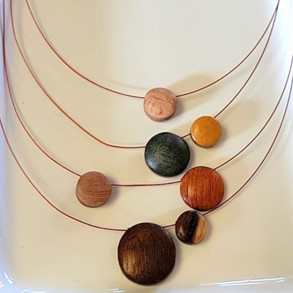 Wooden boutique necklace